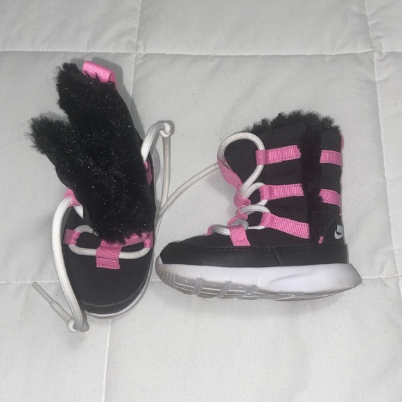 Nike Toddler Boot - Picture 2 of 2